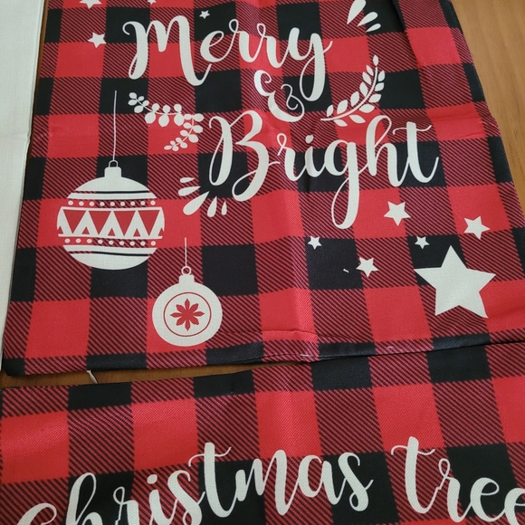 Nwot Christmas Throw Pillow Case Covers Bundle - Picture 4 of 5